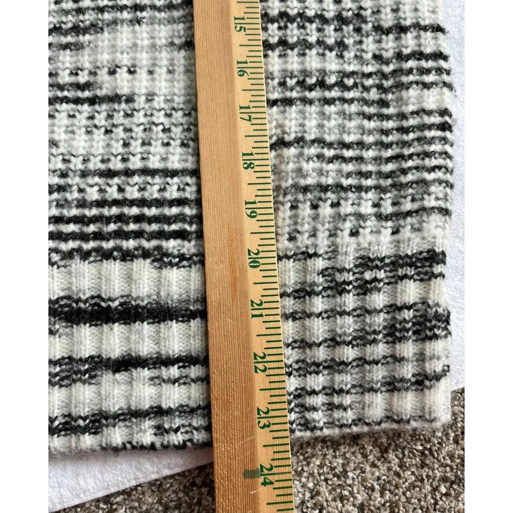 Farmers Market Womens Large Black White‎ Striped Chunky Knit Sweater L wool mix